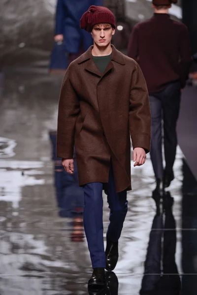 Look 24